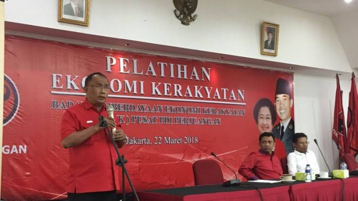 Politisi Banteng Ajak Bergandengan Tangan, Tak Perlu Ada Kubu-Kubuan Lagi Effendy Sianipar Minta Pendukung Jokowi & Prabowo Bersama-Sama Bangun Bangsa.