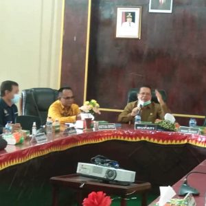 Bupati Nias Barat Faduhusi Daely Gelar Rapat Persiapan Pemilukada bersama KPUD dan Bawaslu serta jajarannya, Selasa (28/07/2020). (Ist)